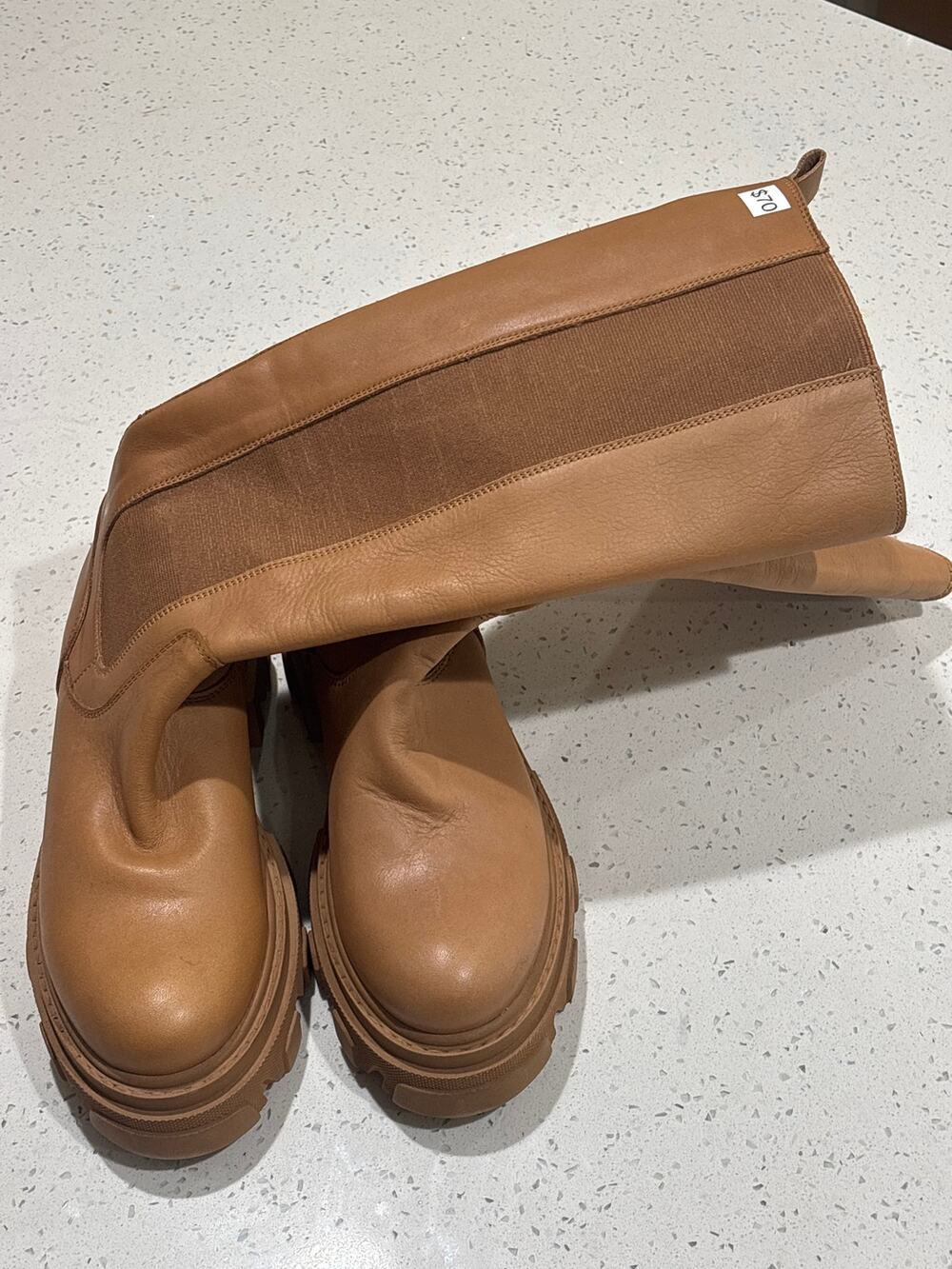 Women’s Steve Madden sz 8 Leather Boots